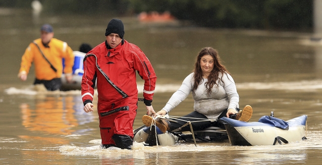 California'da sel nedeniyle 2 bin bina sular altında kaldı